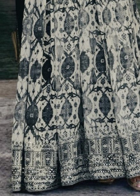 Black and White Maxi Dress - Timeless Style in a Historic Setting