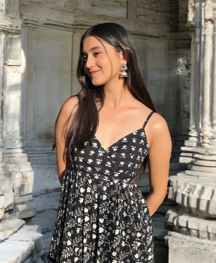 Black and White Floral Print High-Low Maxi Dress